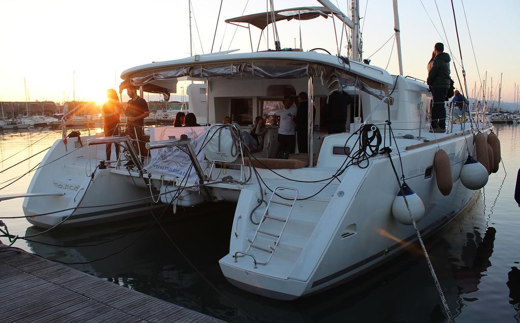 Catamarano Mauticat Hotel Pescara Buitenkant foto