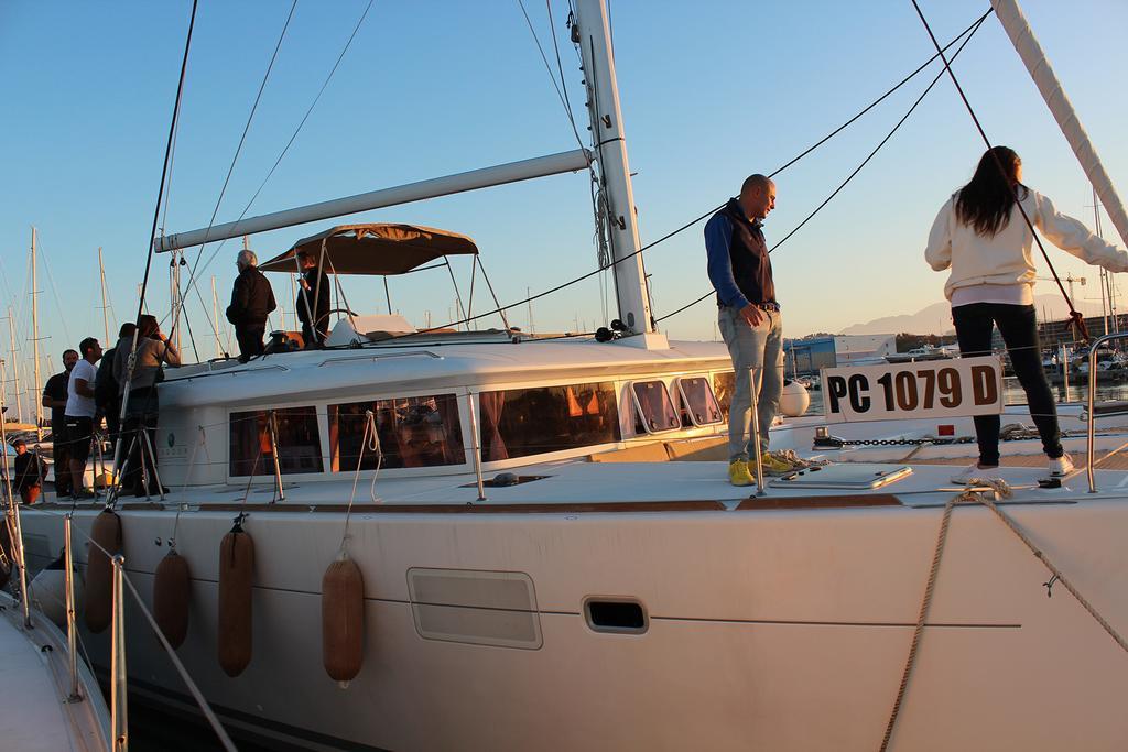 Catamarano Mauticat Hotel Pescara Buitenkant foto