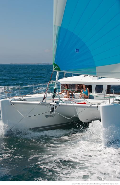 Catamarano Mauticat Hotel Pescara Buitenkant foto
