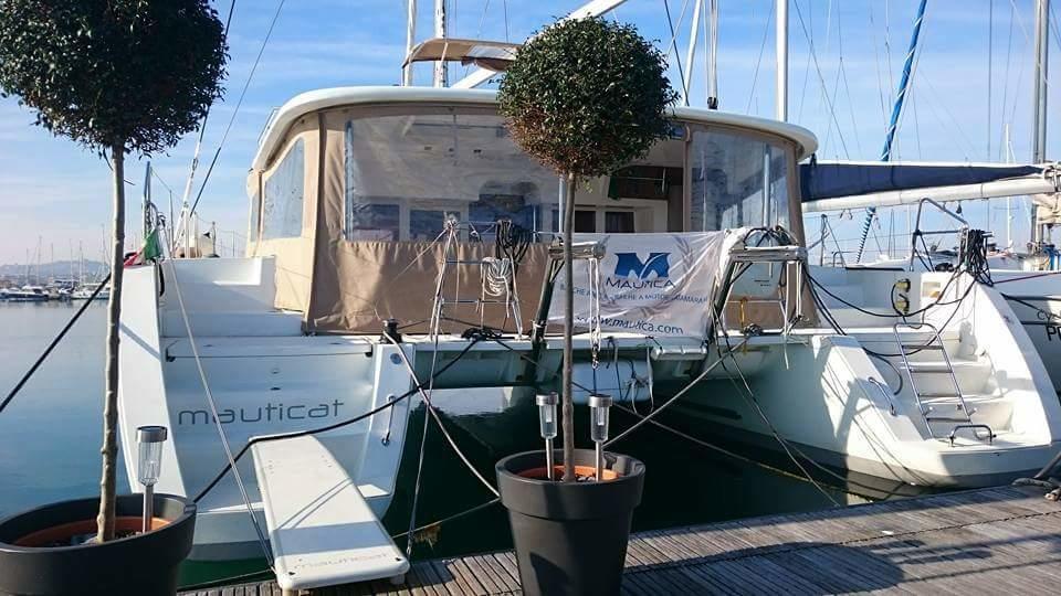 Catamarano Mauticat Hotel Pescara Buitenkant foto