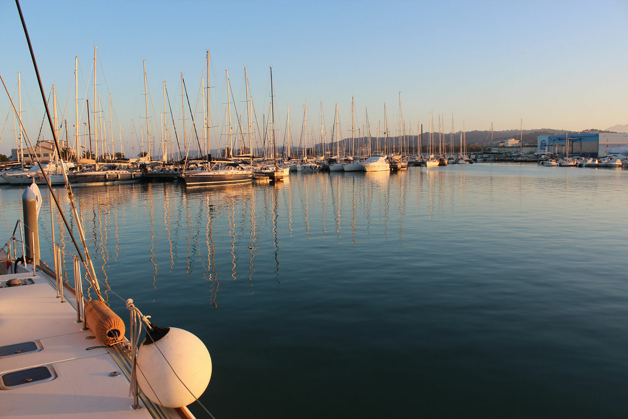Catamarano Mauticat Hotel Pescara Buitenkant foto